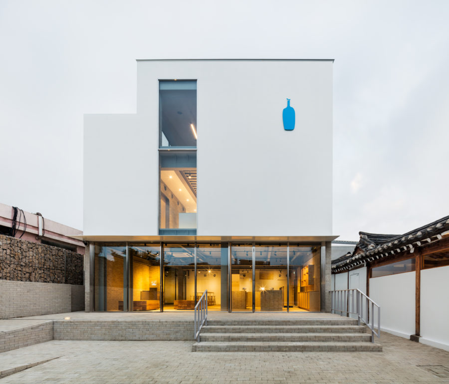 Blue Bottle Coffee Samcheongdong Cafe / ブルーボトルコーヒー三清カフェ / スキーマ建築計画