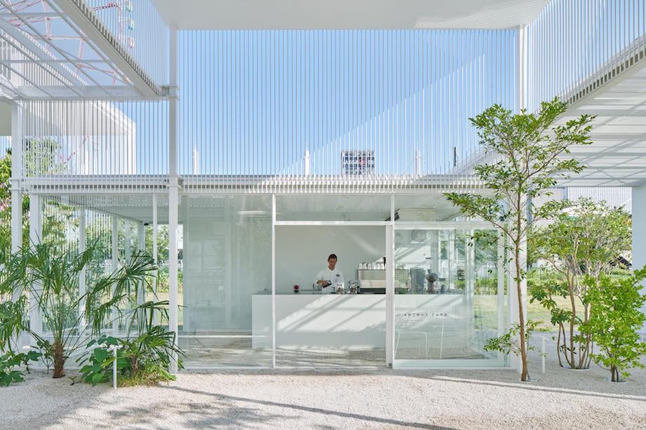 萬代基介建築設計事務所〈ARTBAY HOUSE〉内観　photo: yasuhiro takagi